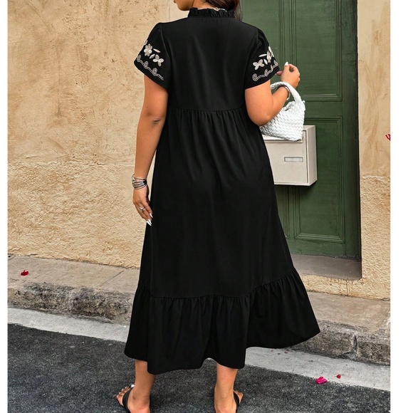 Plus Floral Embroidered Frill Neck Short Sleeve Ruffle Hem Dress - Picture 4 of 8